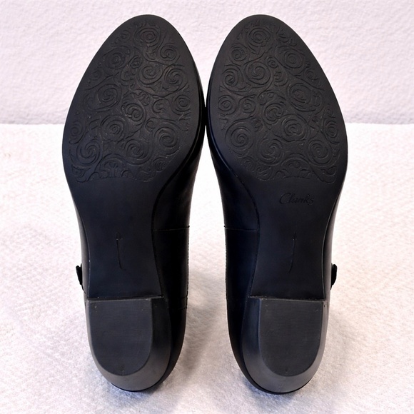 Clarks Black Leather Mary Jane Block Heel Size 8 EUC - Picture 7 of 7